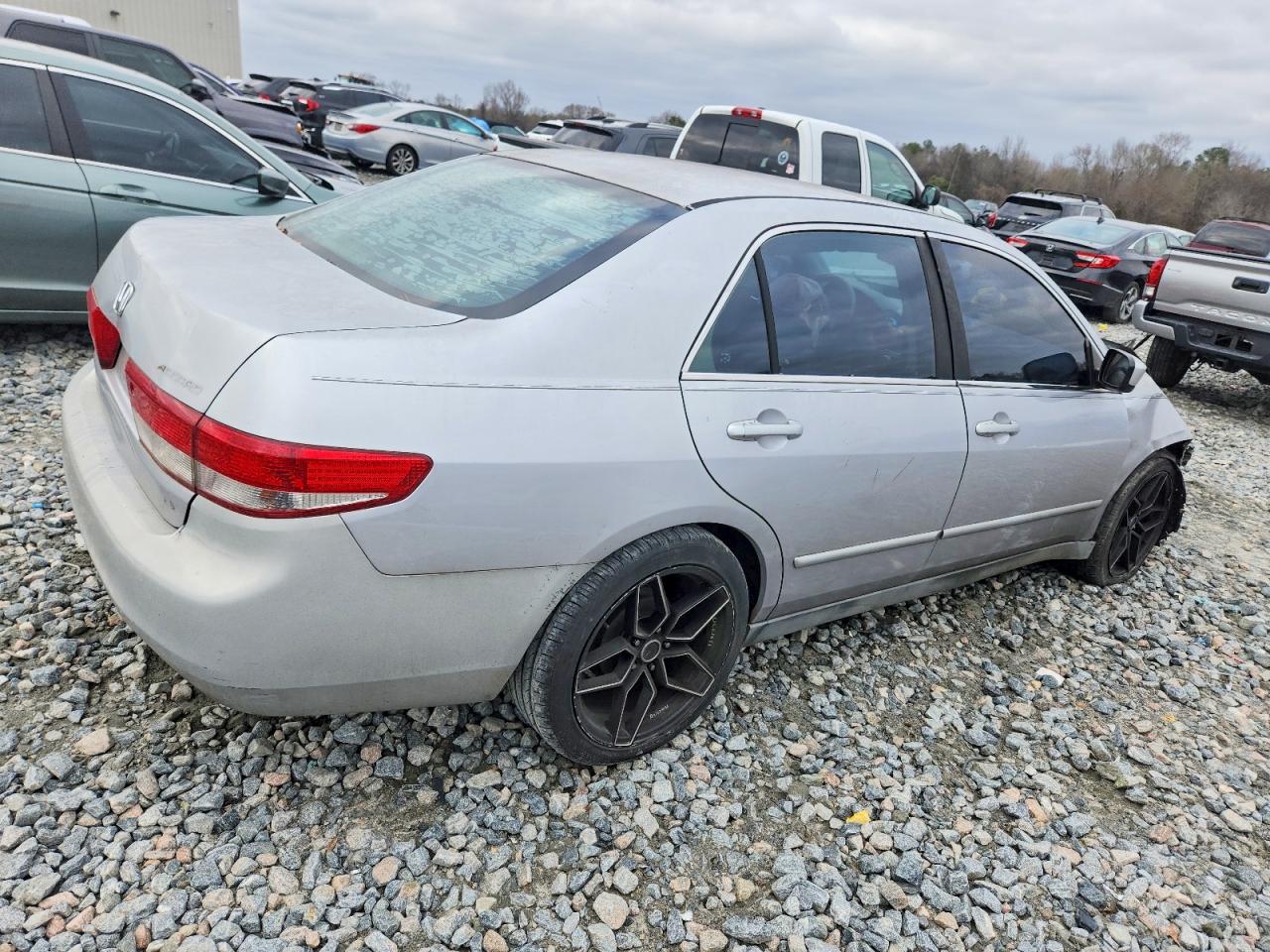 2004 HONDA ACCORD LX photo 5