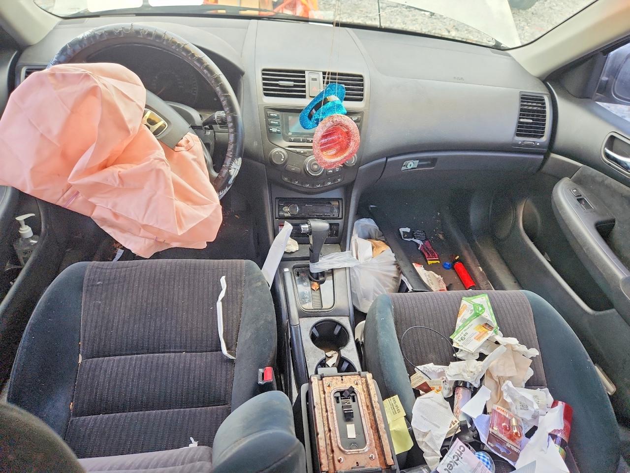 2004 HONDA ACCORD LX photo 15