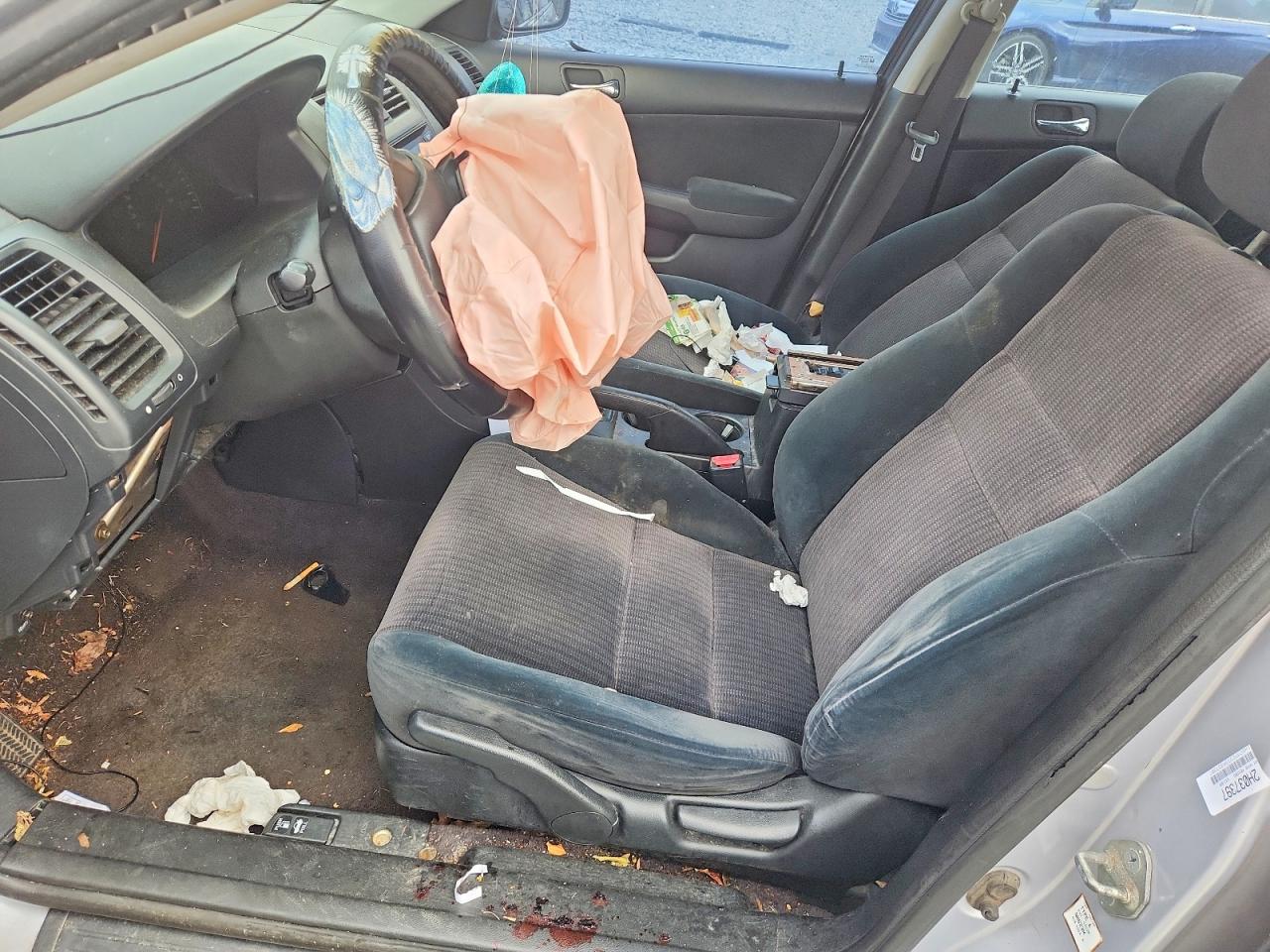 2004 HONDA ACCORD LX photo 13