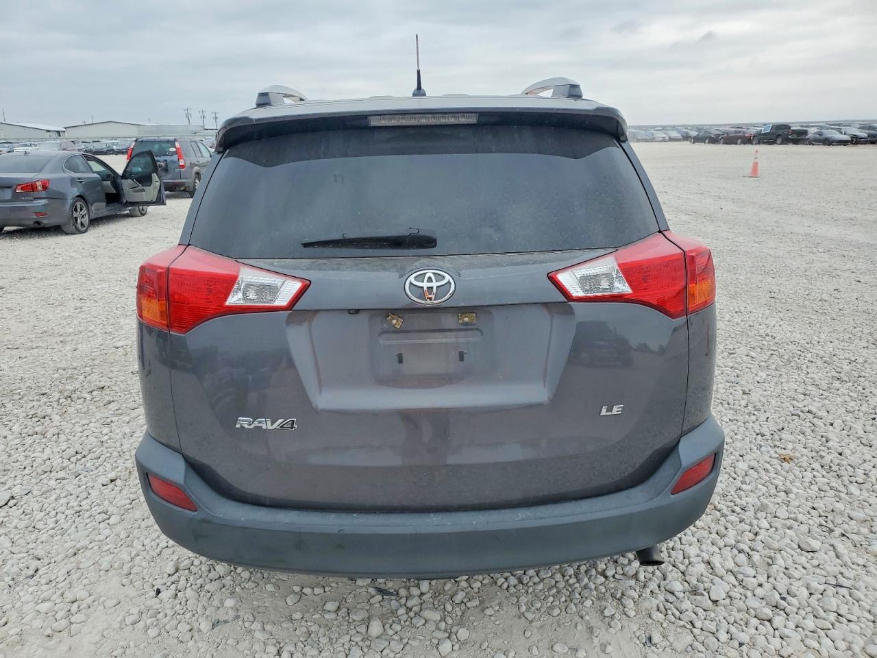 2013 TOYOTA RAV4 LE photo 6