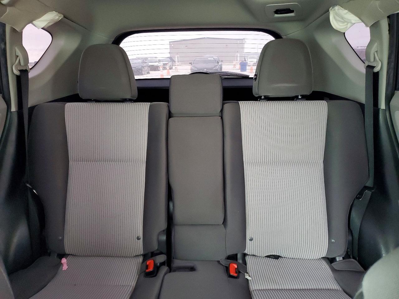 2013 TOYOTA RAV4 LE photo 10