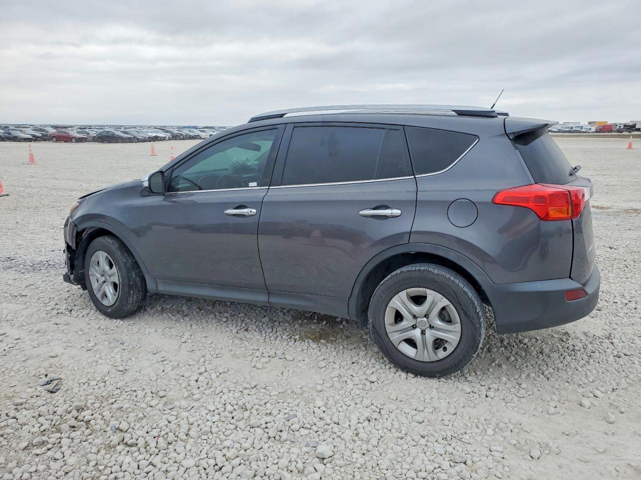2013 TOYOTA RAV4 LE photo 2