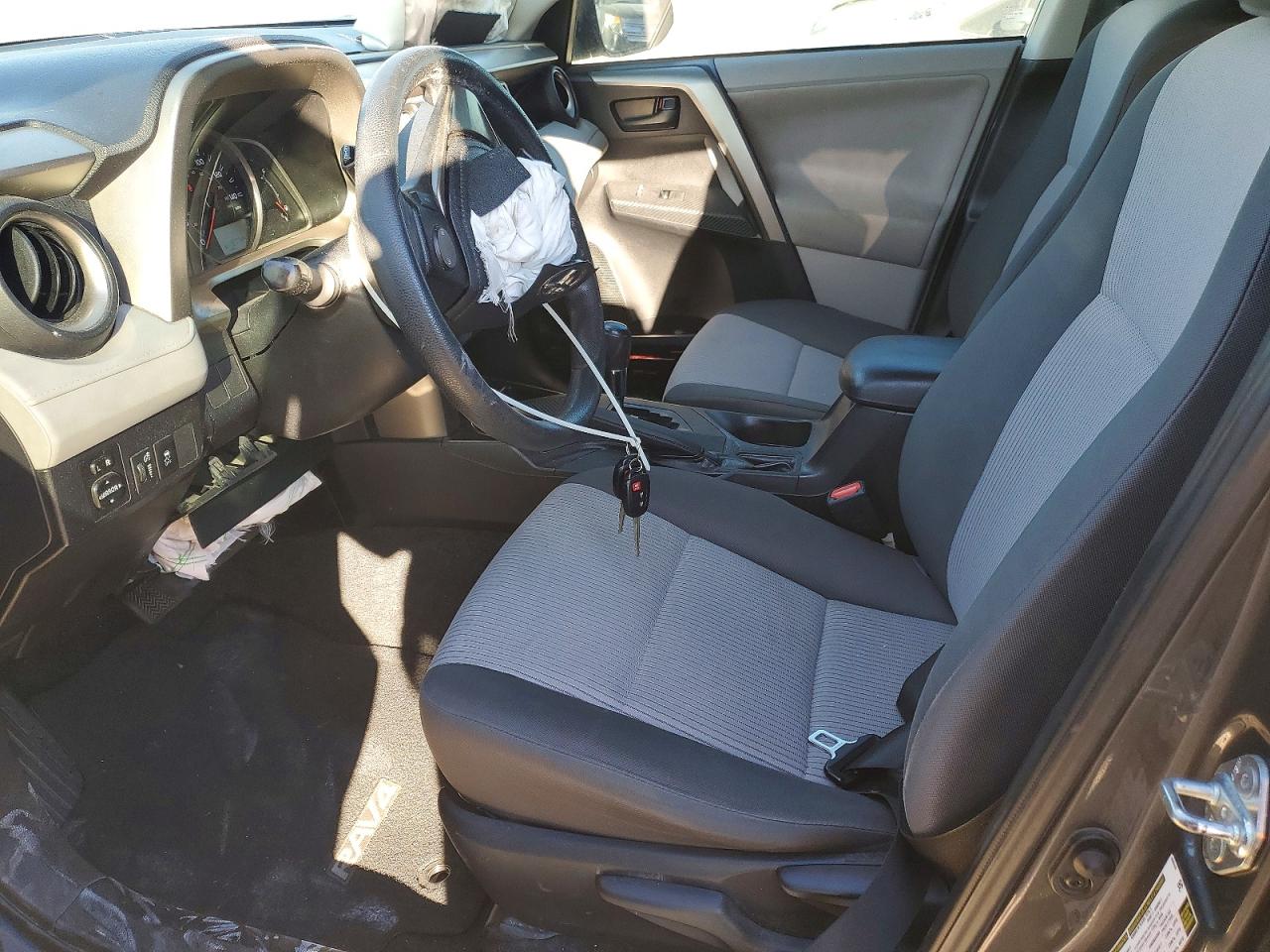 2013 TOYOTA RAV4 LE photo 7