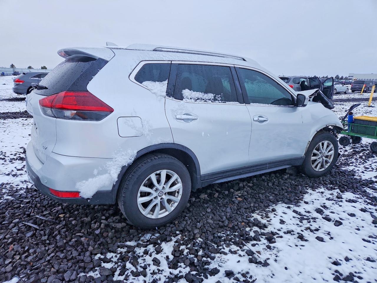 2019 NISSAN ROGUE S photo 3
