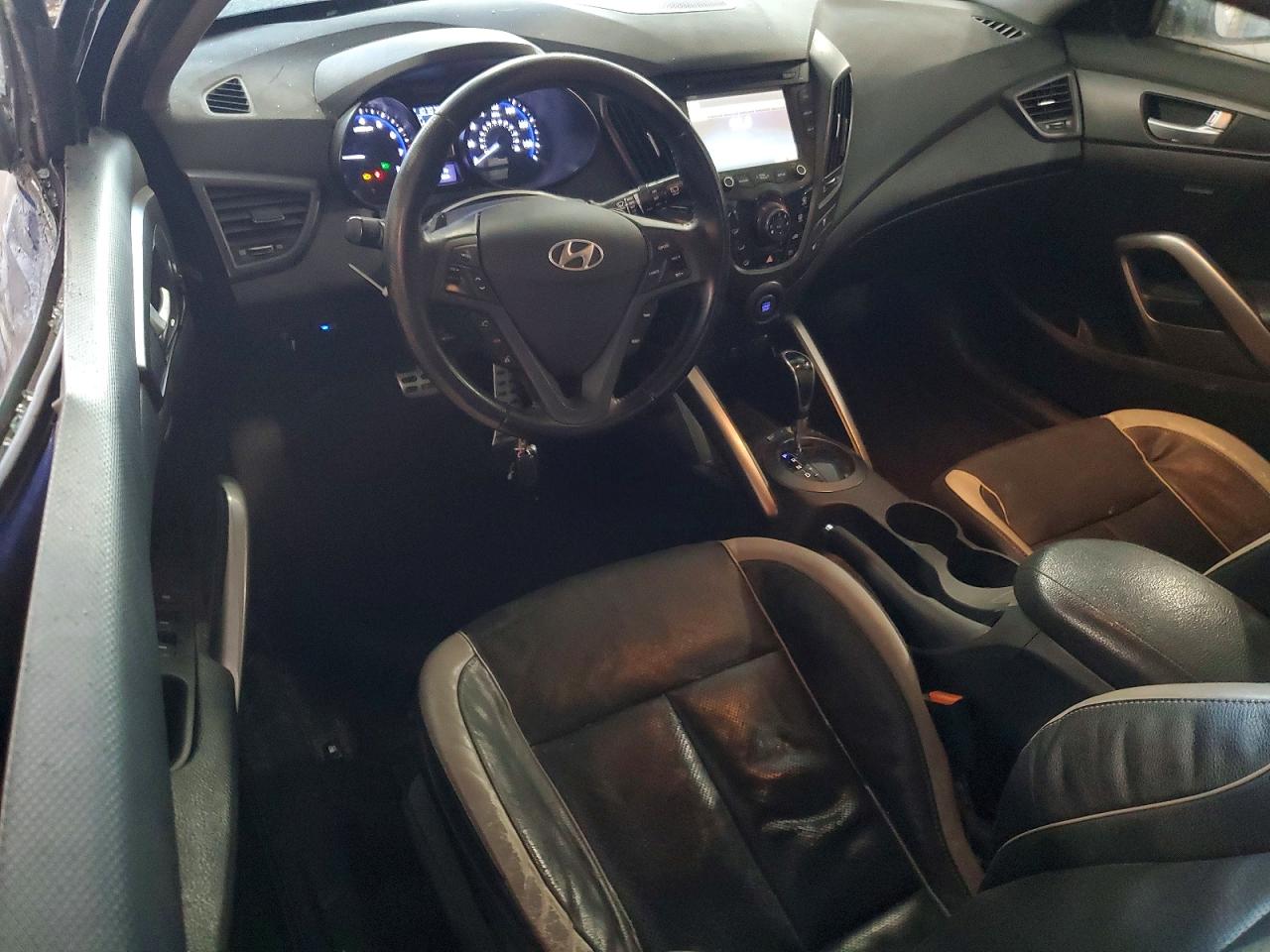 2015 HYUNDAI VELOSTER TURBO photo 8