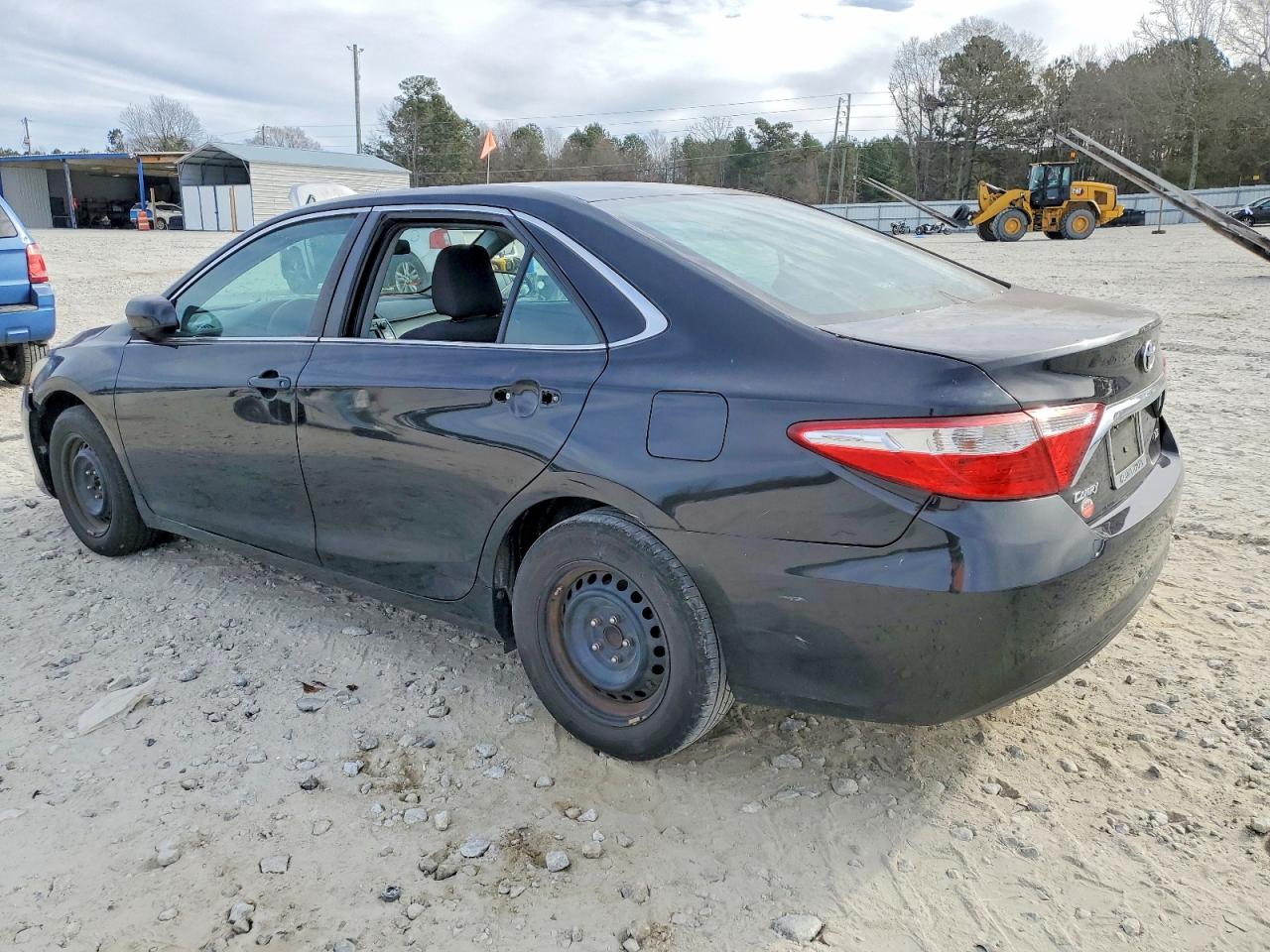 2016 TOYOTA CAMRY LE photo 3