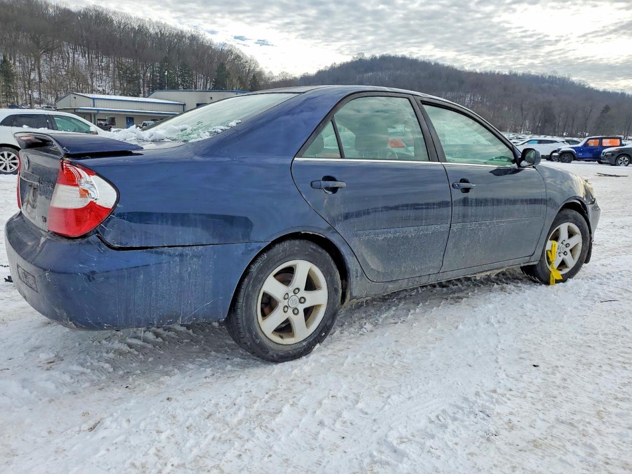 2004 TOYOTA CAMRY SE photo 3