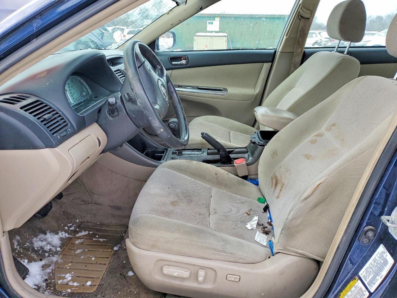 2004 TOYOTA CAMRY SE photo 7