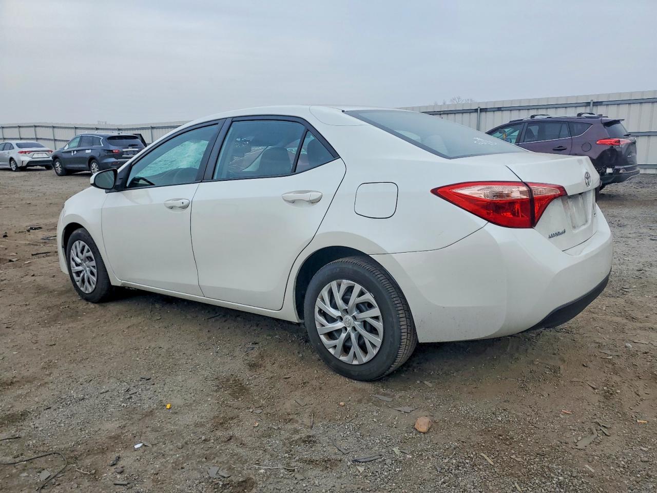 2019 TOYOTA COROLLA L photo 2