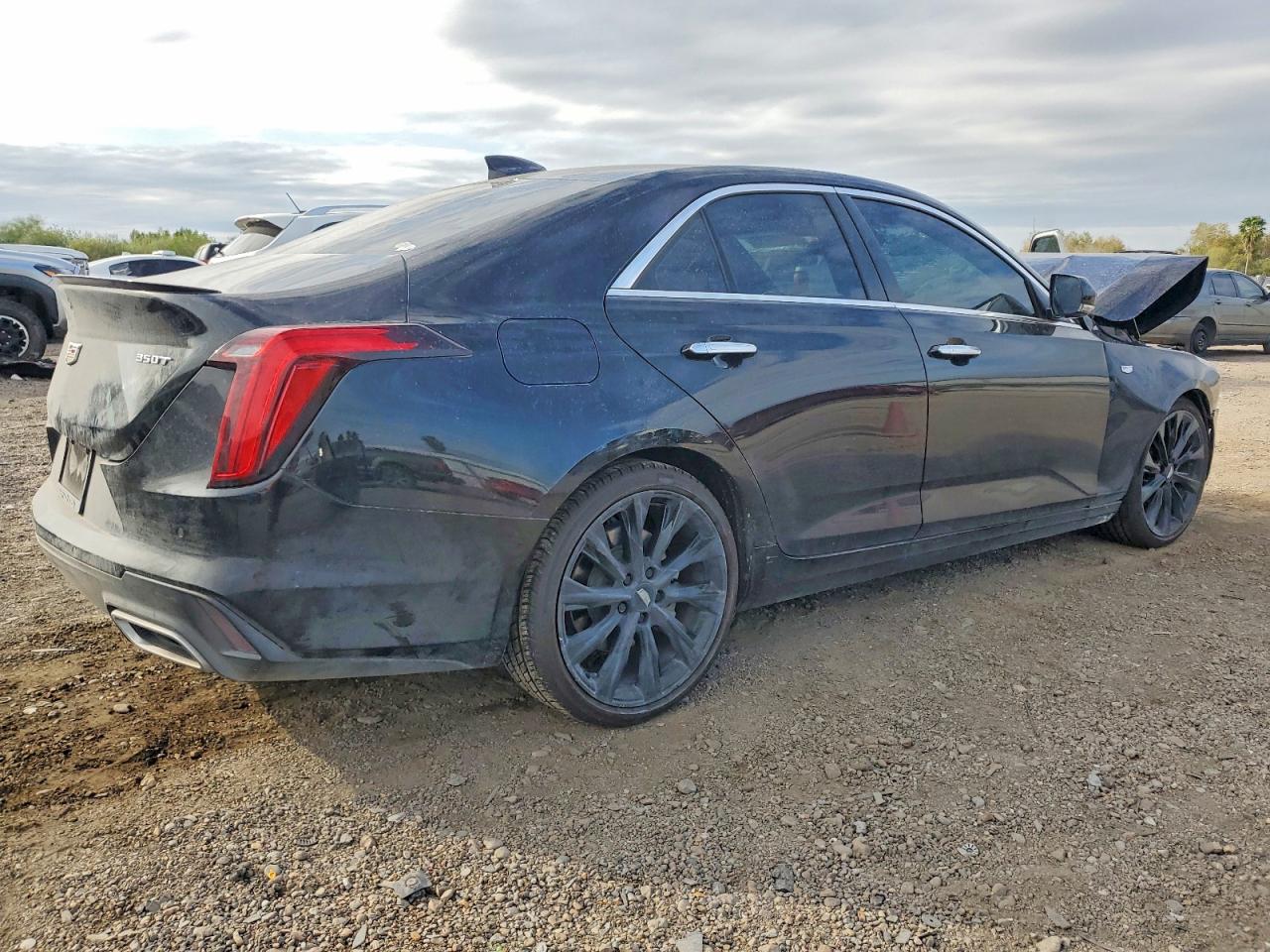 2022 CADILLAC CT4 LUXURY photo 3