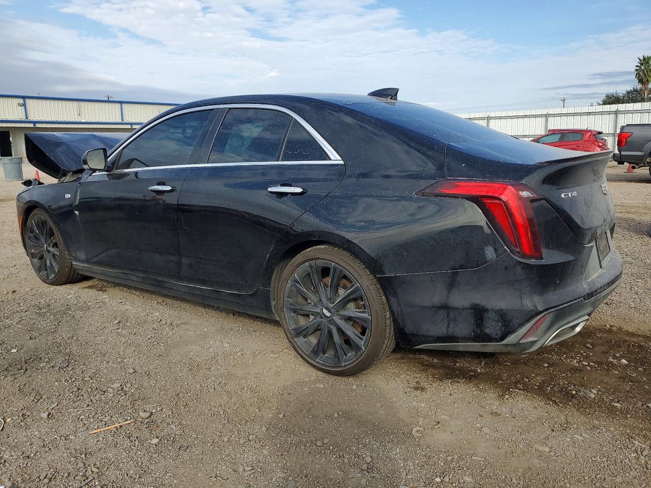 2022 CADILLAC CT4 LUXURY photo 2