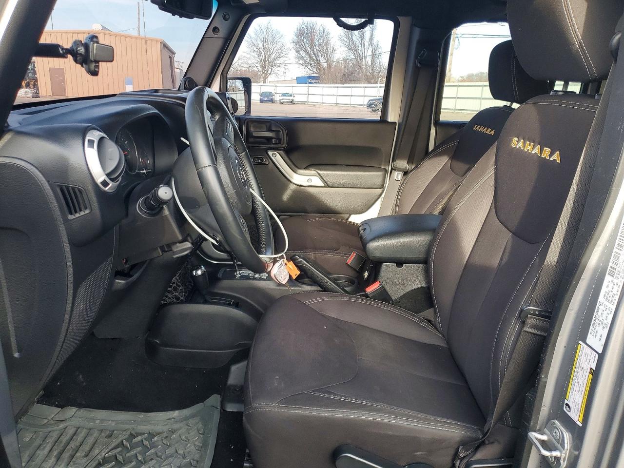 2014 JEEP WRANGLER UNLIMITED SAHARA photo 7