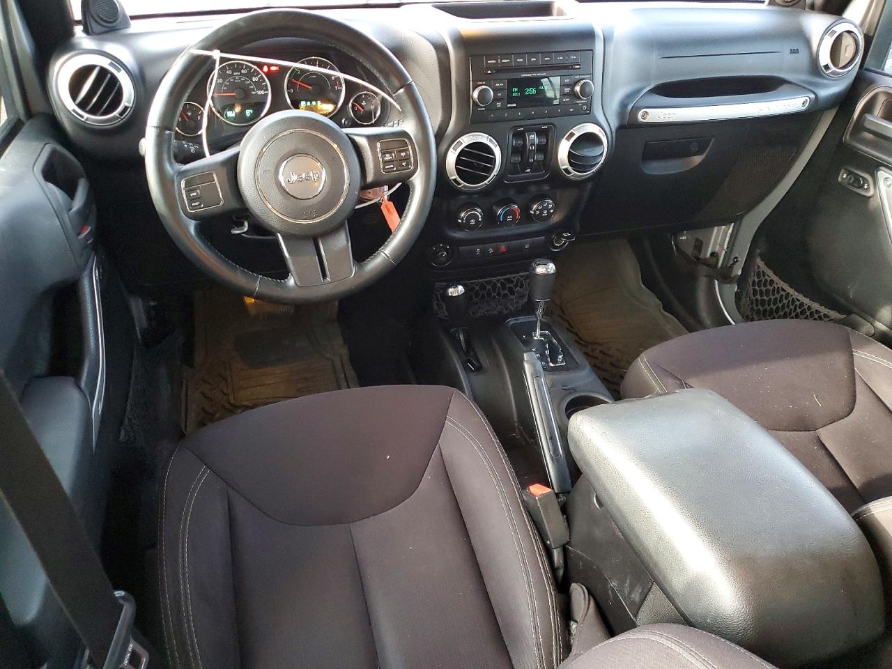 2014 JEEP WRANGLER UNLIMITED SAHARA photo 8