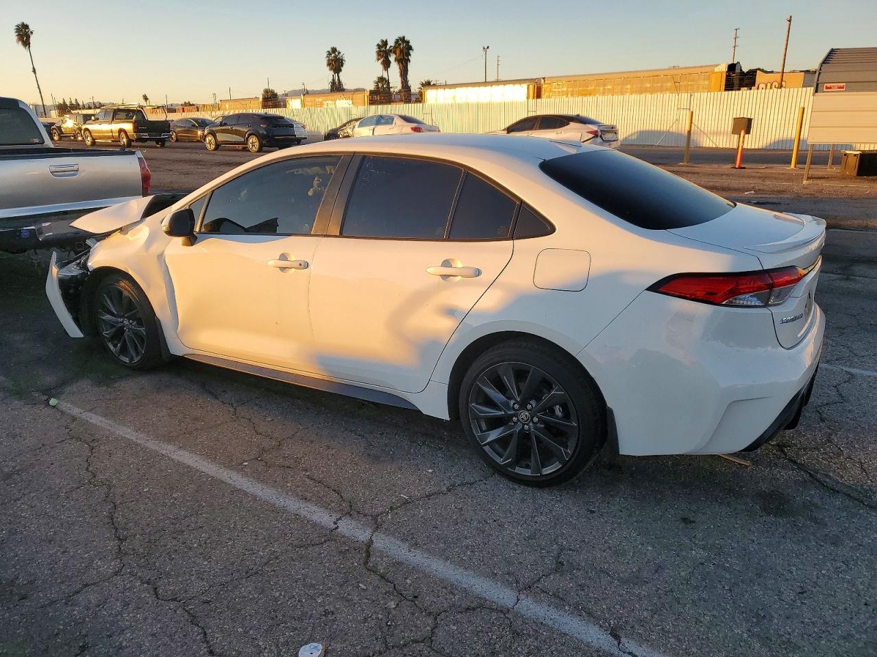 2024 TOYOTA COROLLA LE photo 2