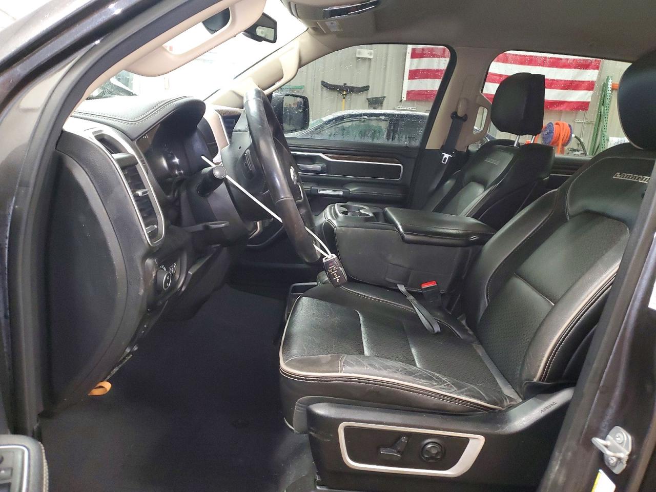 2019 RAM 1500 LARAMIE photo 7