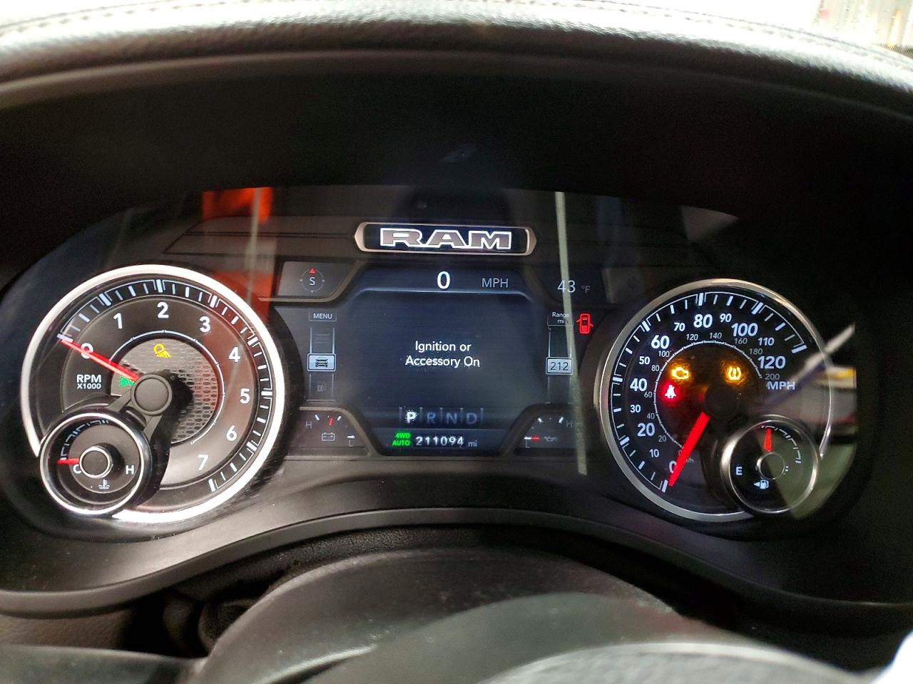 2019 RAM 1500 LARAMIE photo 9