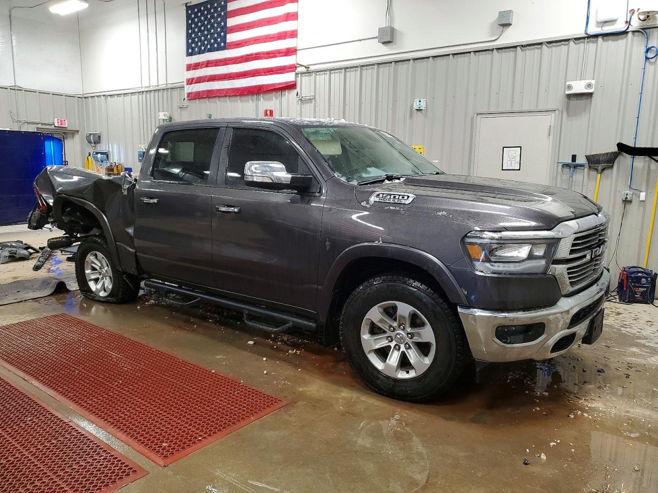 2019 RAM 1500 LARAMIE photo 4
