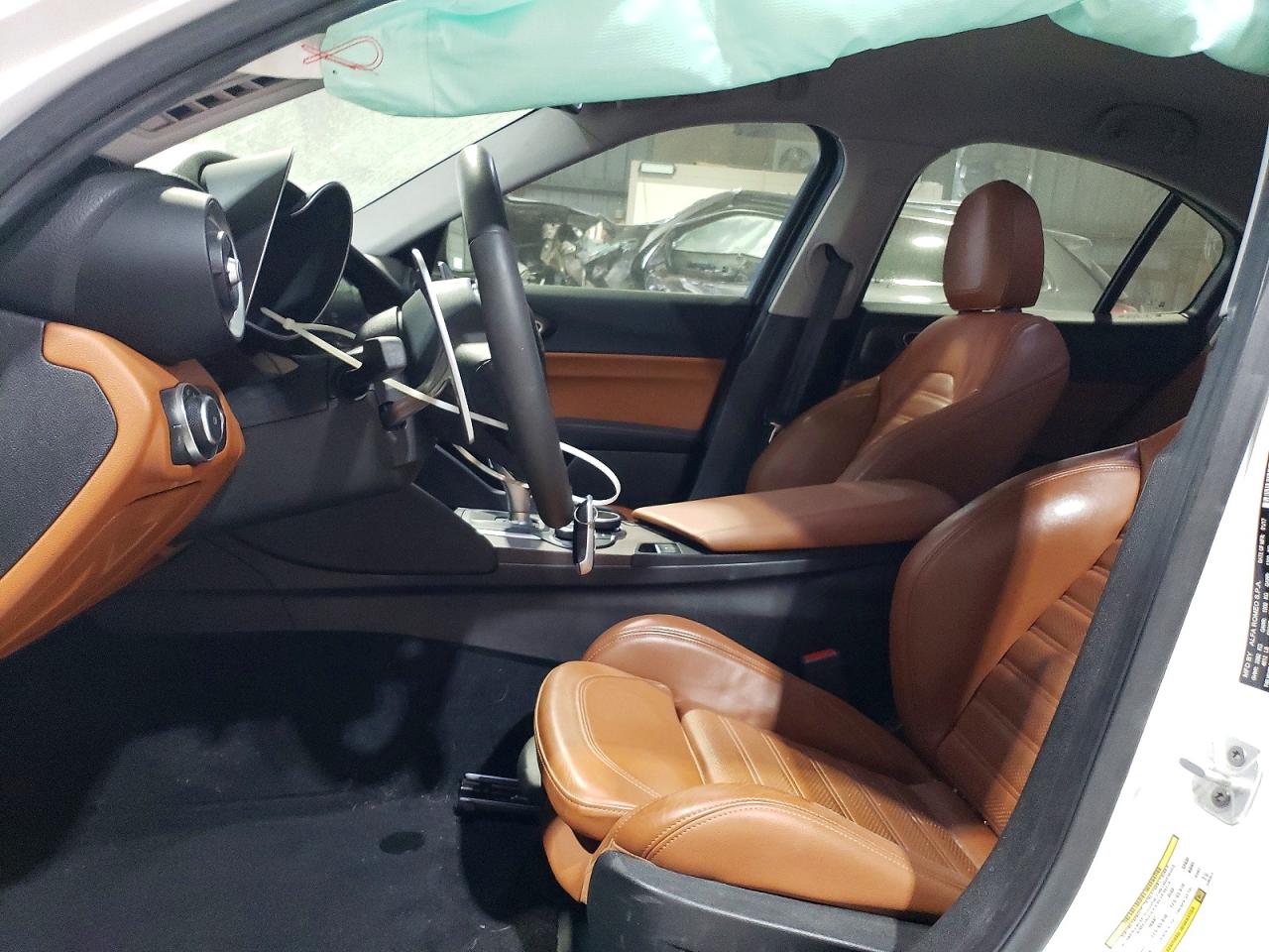 2017 ALFA ROMEO GIULIA TI photo 7