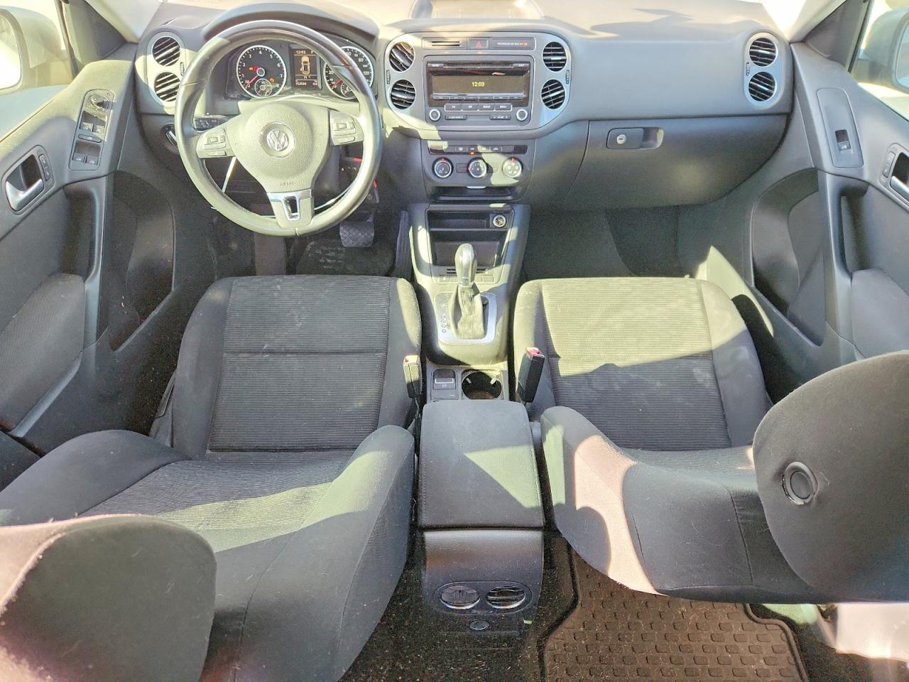 2013 VOLKSWAGEN TIGUAN S photo 8