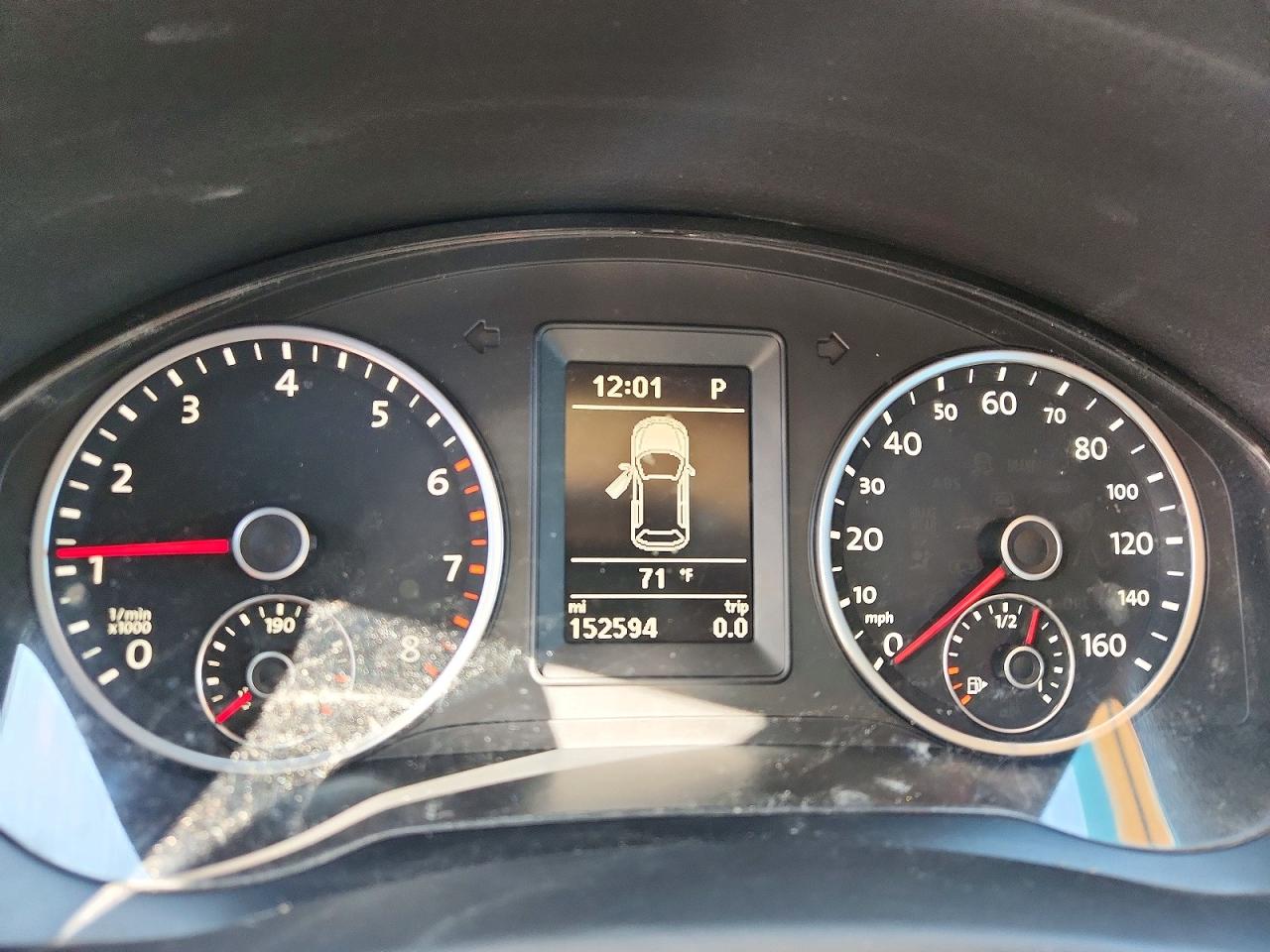 2013 VOLKSWAGEN TIGUAN S photo 9