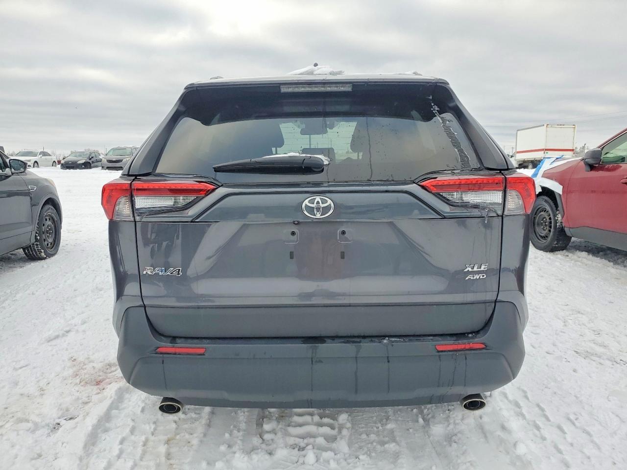 2024 TOYOTA RAV4 XLE photo 6