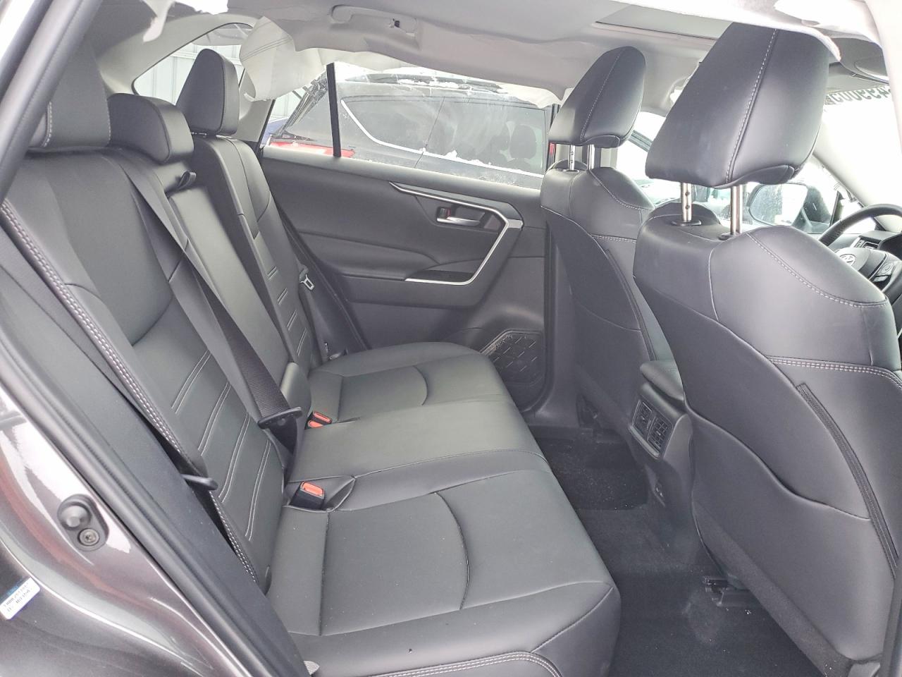 2024 TOYOTA RAV4 XLE photo 11