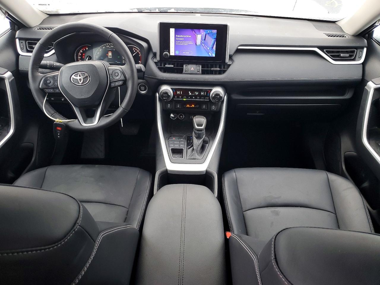 2024 TOYOTA RAV4 XLE photo 8
