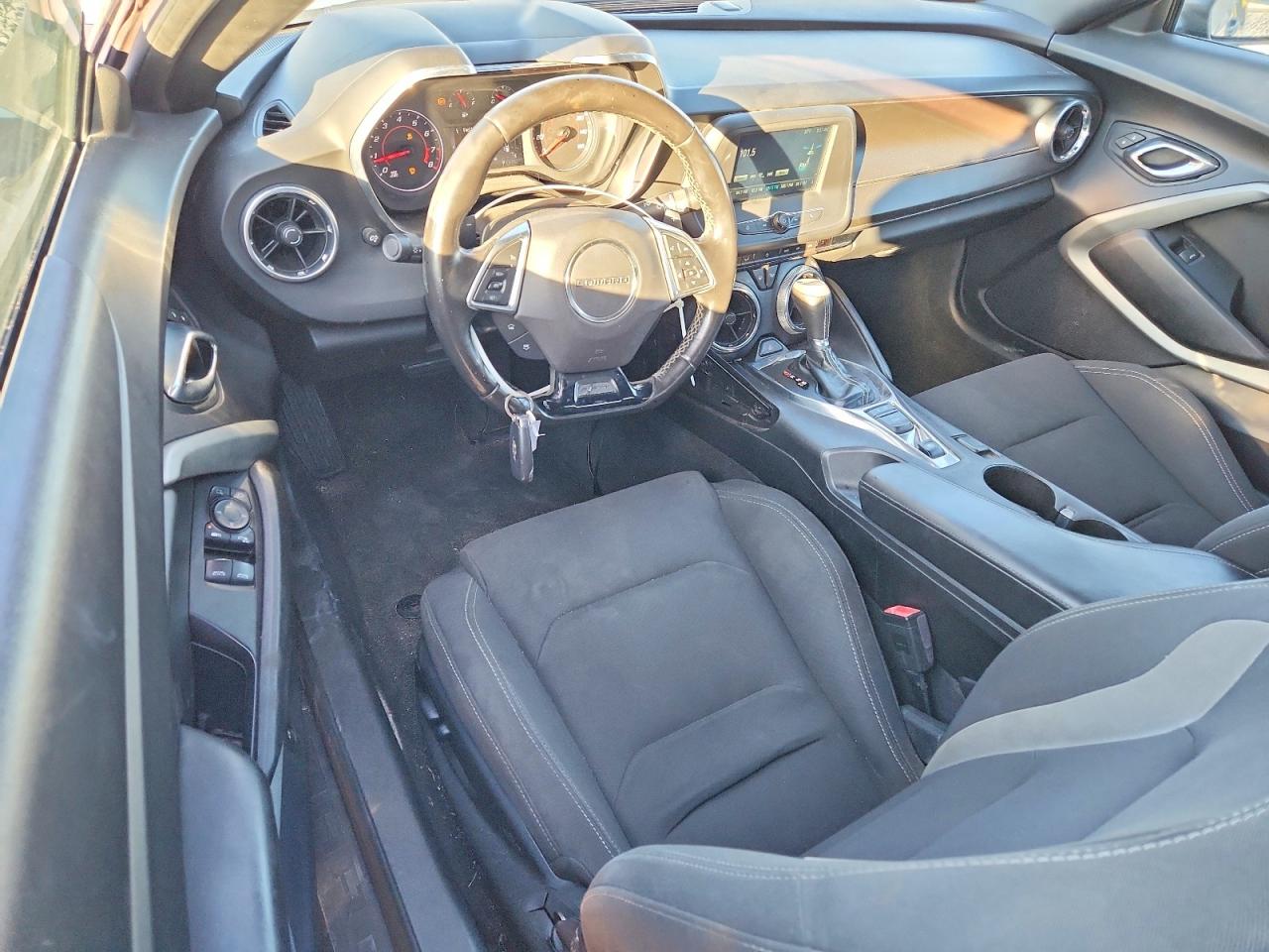2017 CHEVROLET CAMARO LT photo 8