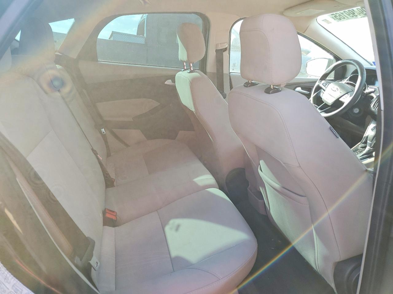 2018 FORD FOCUS SE photo 10