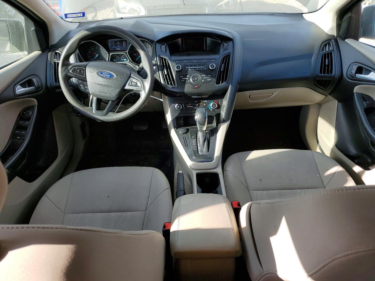 2018 FORD FOCUS SE photo 8