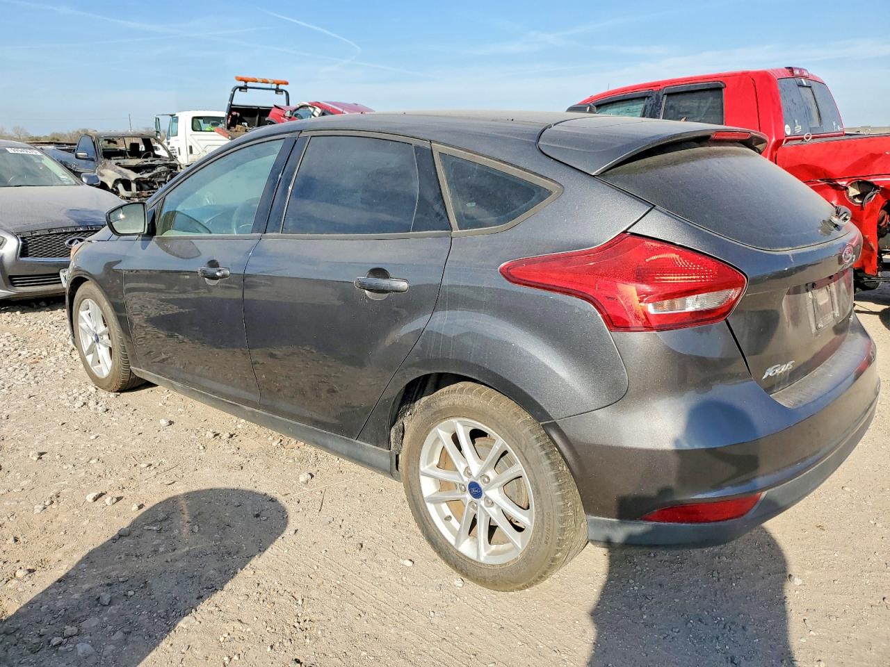 2018 FORD FOCUS SE photo 2