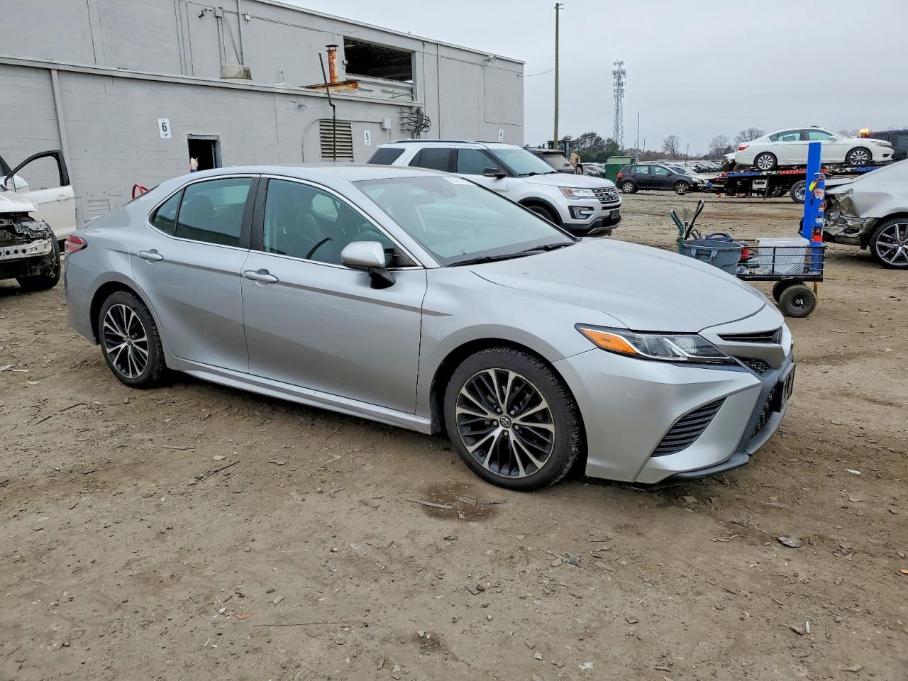 2019 TOYOTA CAMRY L photo 4