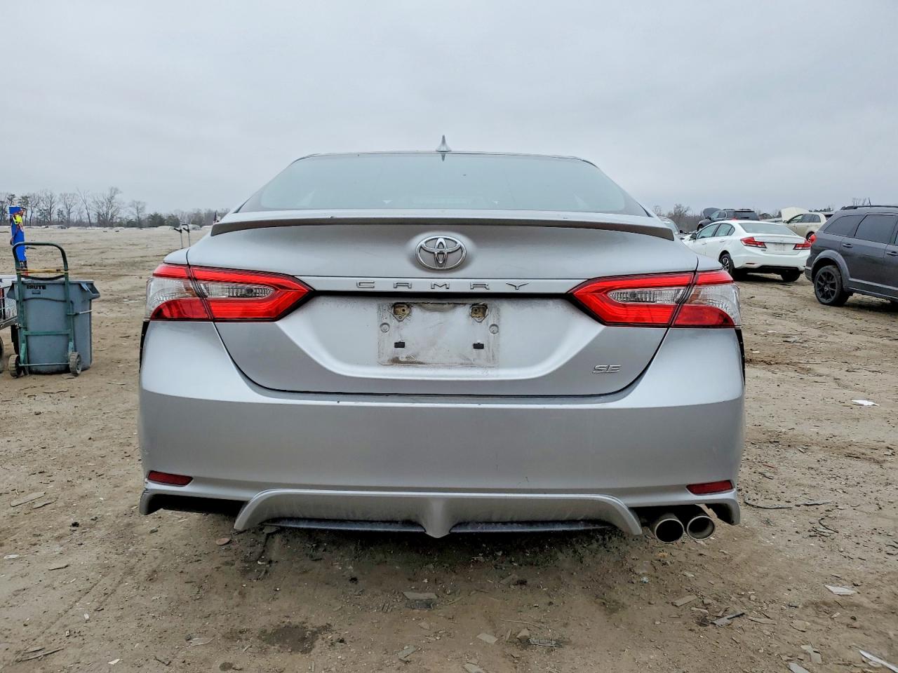 2019 TOYOTA CAMRY L photo 6