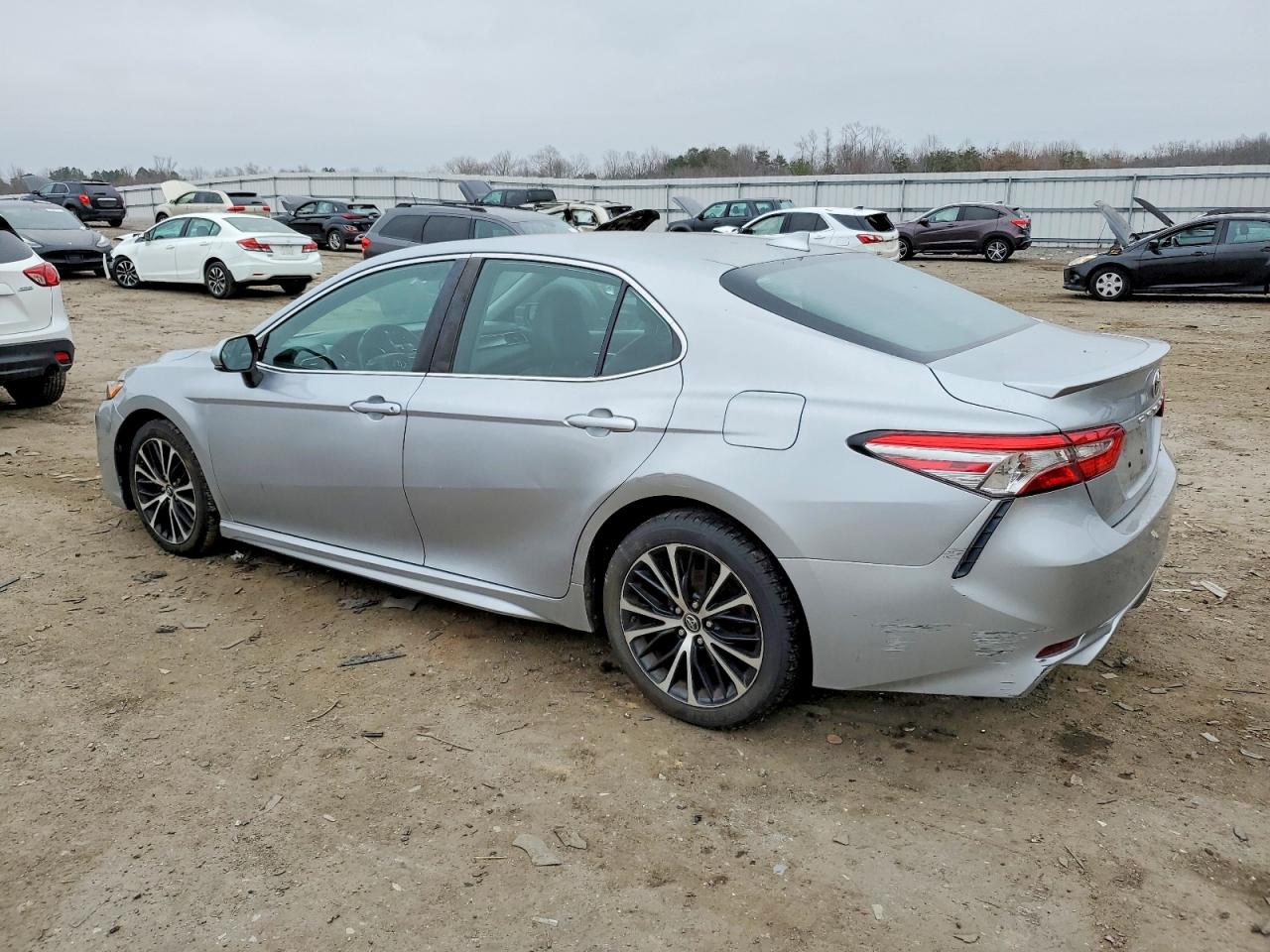 2019 TOYOTA CAMRY L photo 2