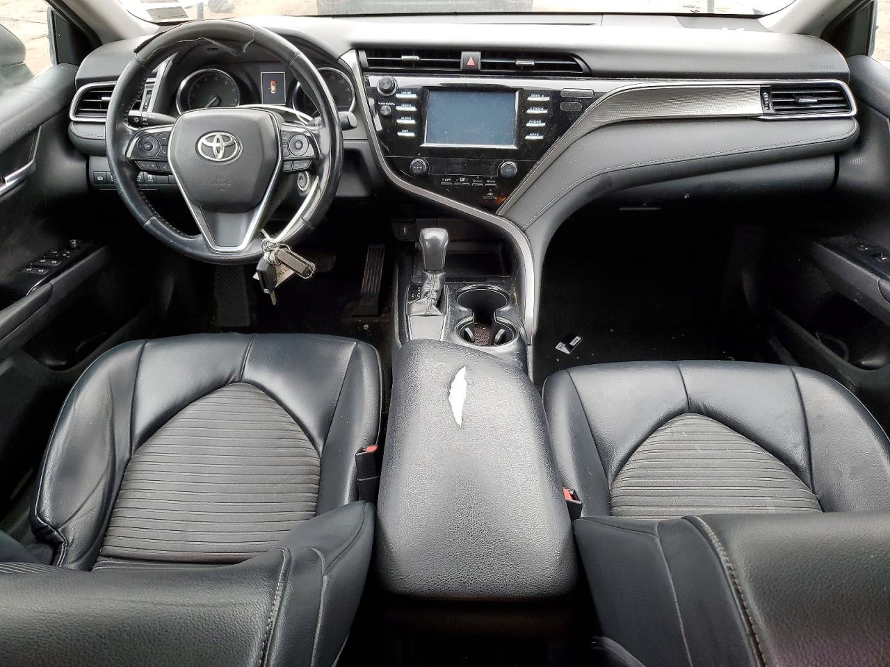 2019 TOYOTA CAMRY L photo 8