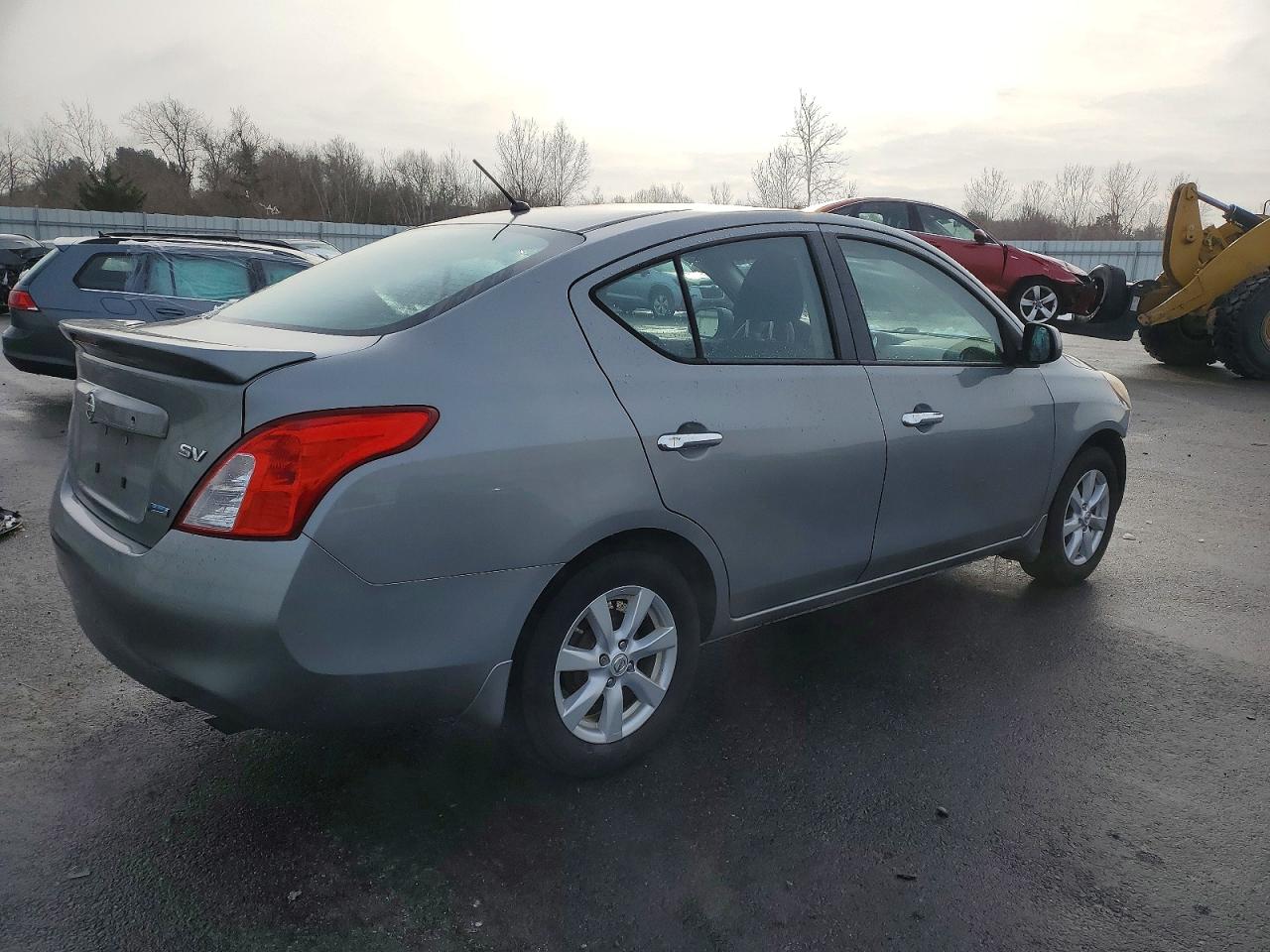 2014 NISSAN VERSA S photo 3