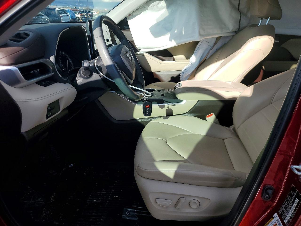 2022 TOYOTA HIGHLANDER XLE photo 7