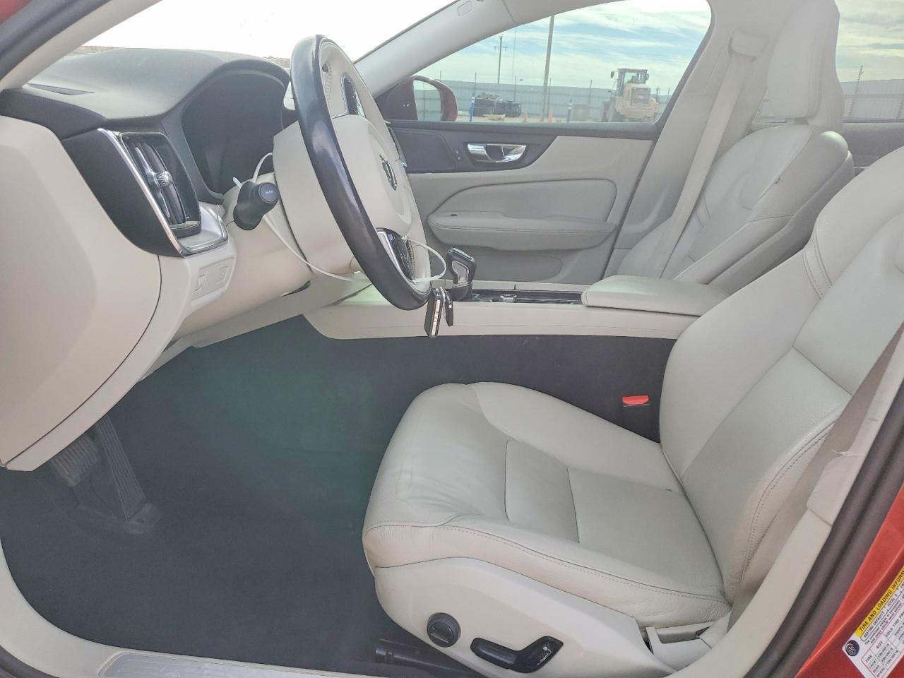 2019 VOLVO S60 T6 MOMENTUM photo 7