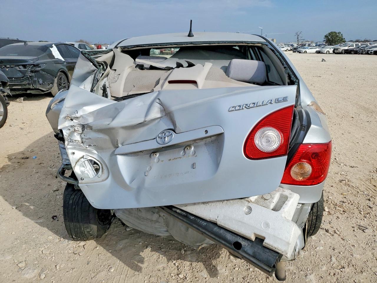 2006 TOYOTA COROLLA LE photo 6