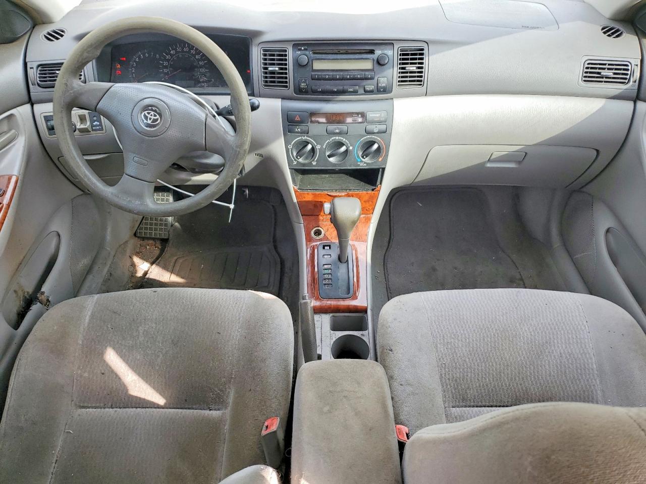 2006 TOYOTA COROLLA LE photo 8