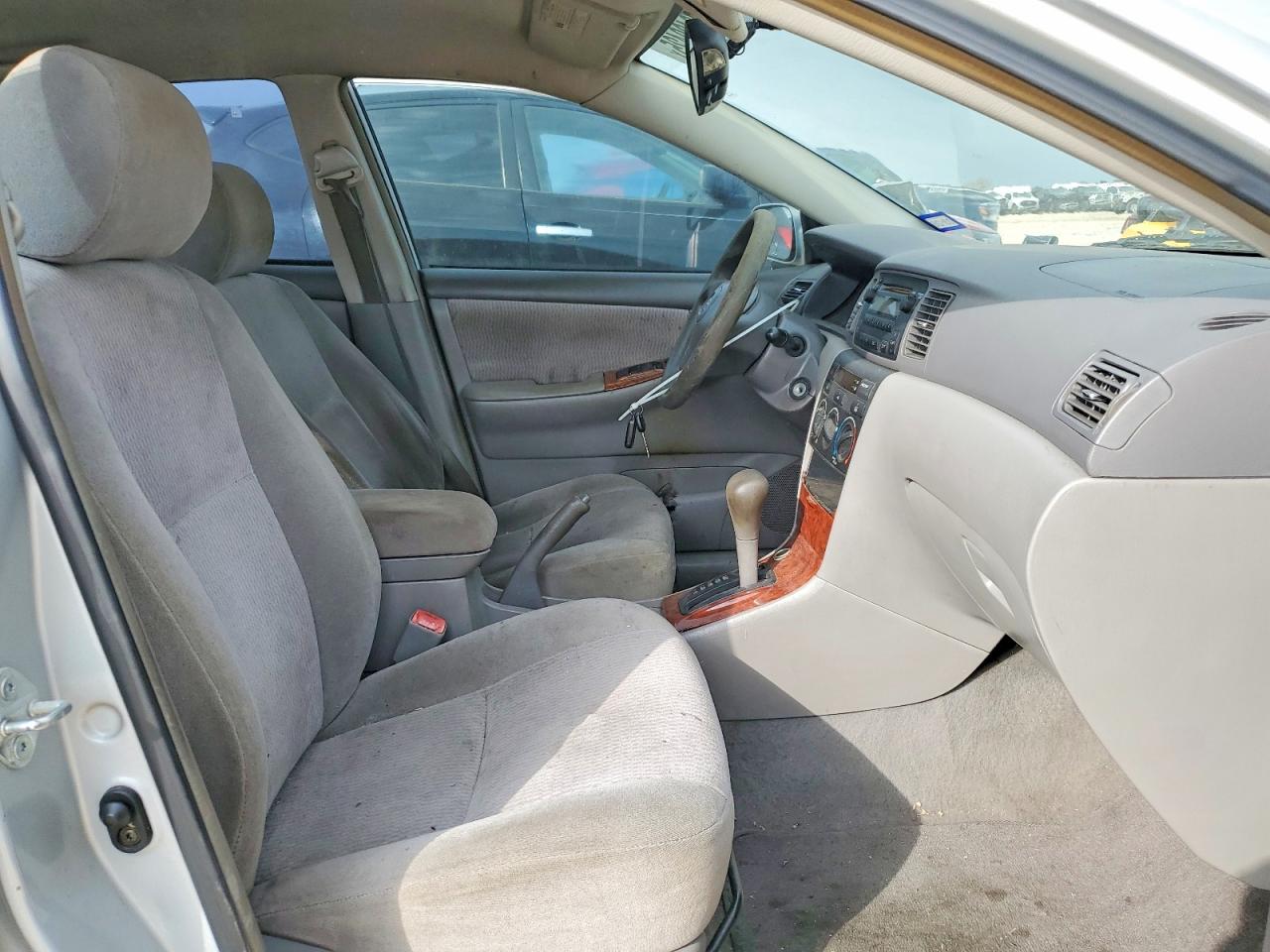2006 TOYOTA COROLLA LE photo 7