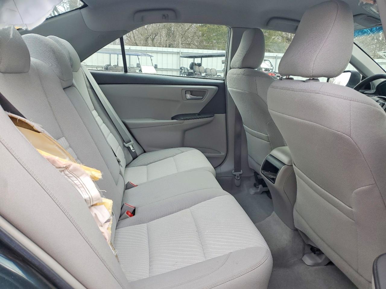 2016 TOYOTA CAMRY LE photo 10