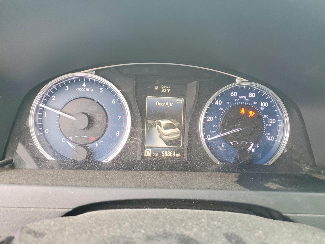 2016 TOYOTA CAMRY LE photo 9