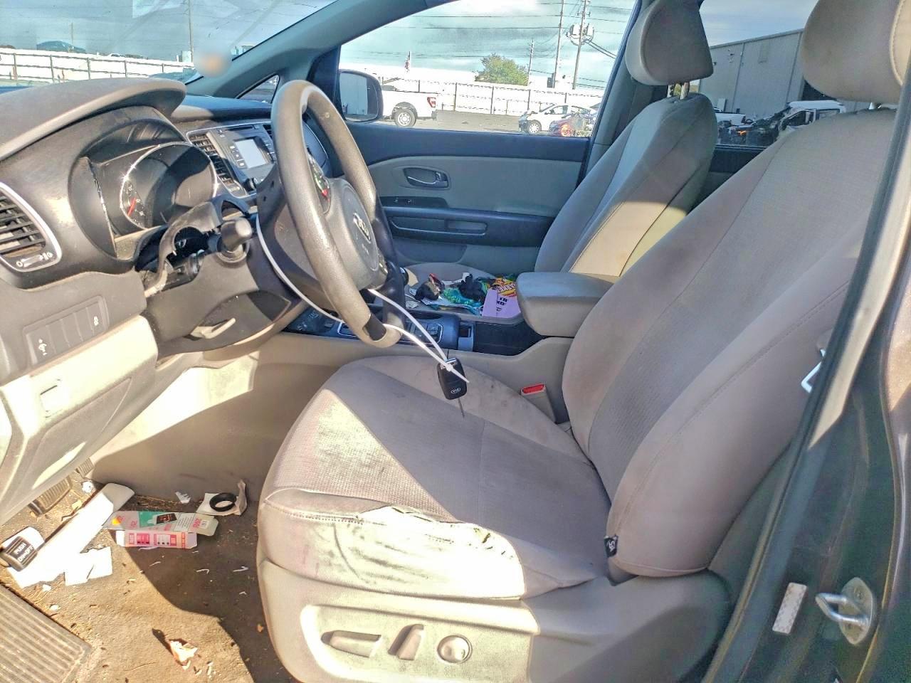 2016 KIA SEDONA LX photo 7