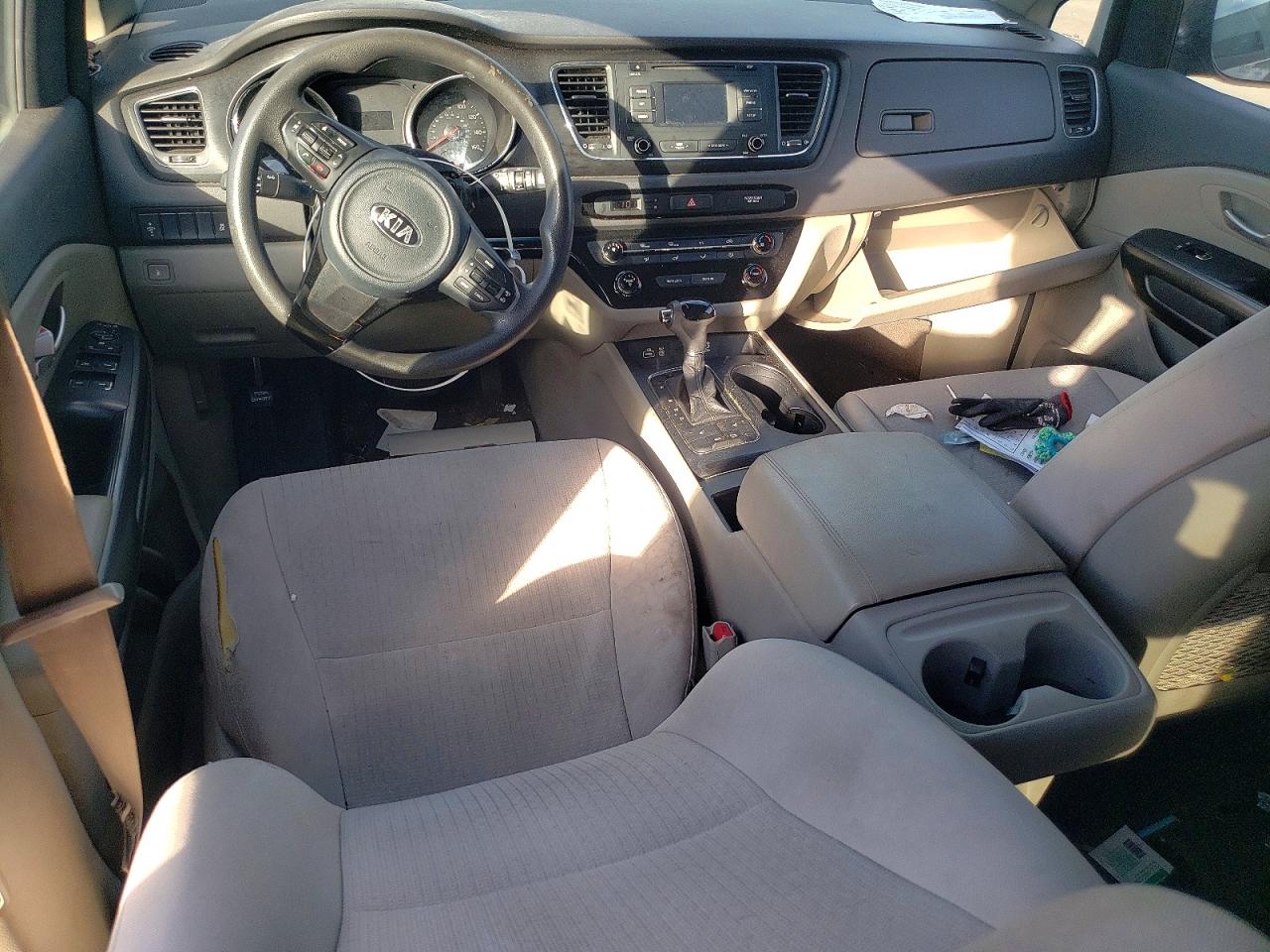 2016 KIA SEDONA LX photo 8