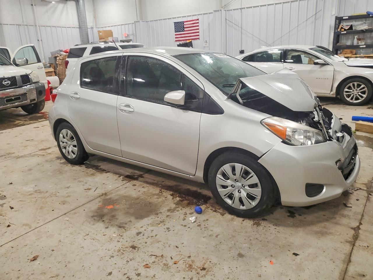 2012 TOYOTA YARIS photo 4
