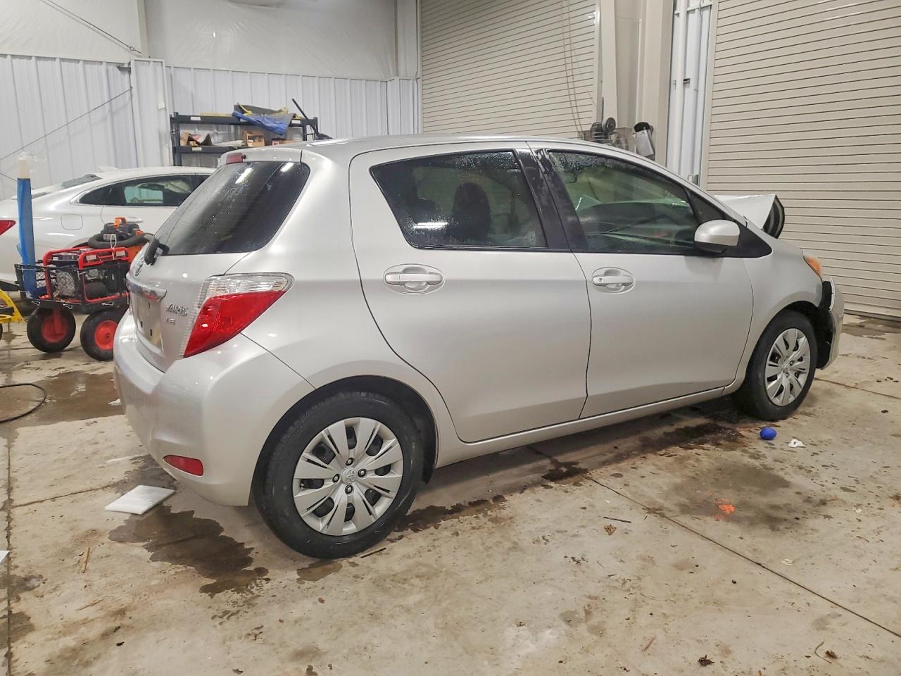 2012 TOYOTA YARIS photo 3