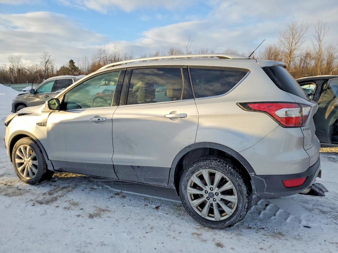 2017 FORD ESCAPE TITANIUM photo 2