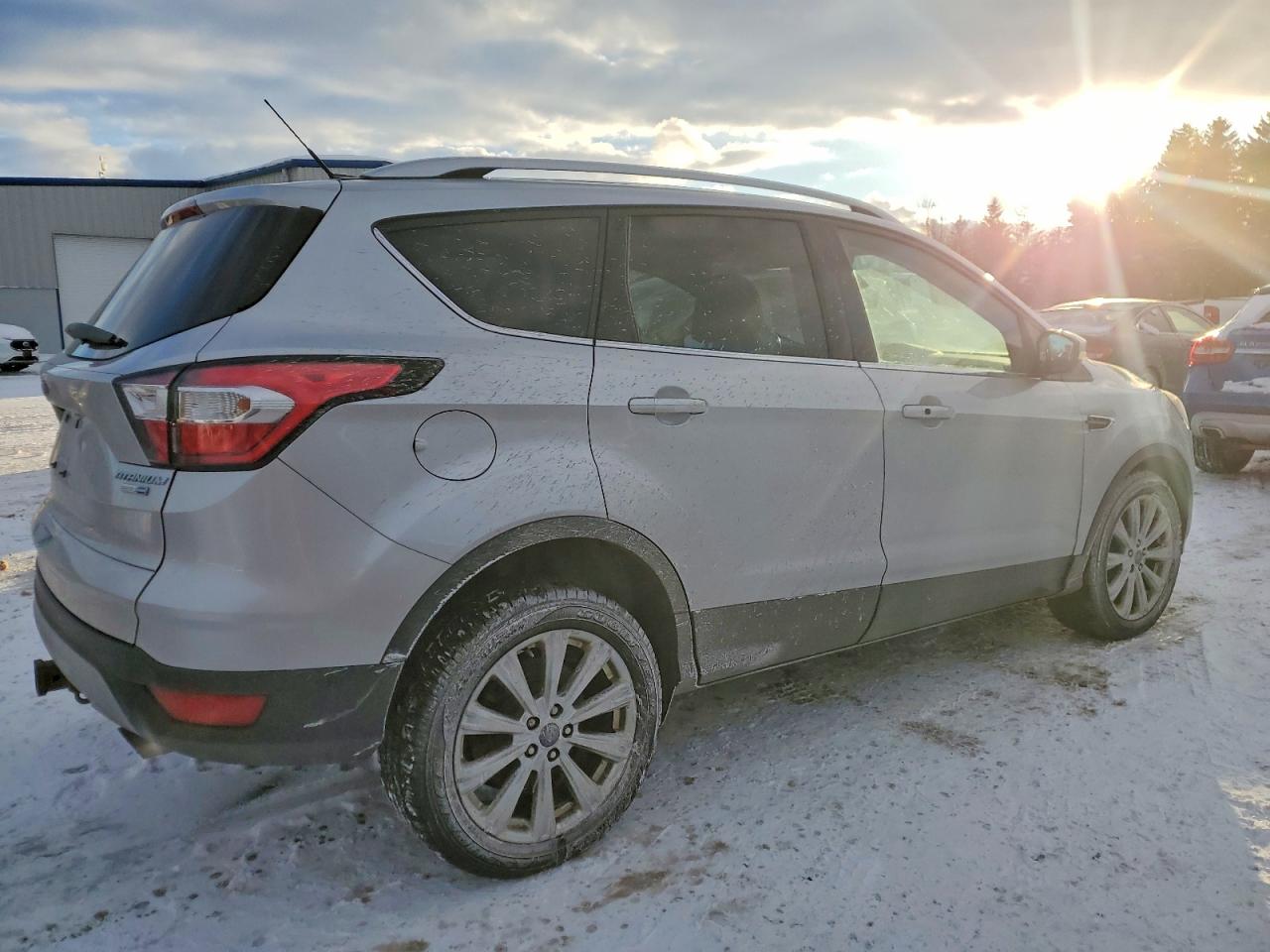 2017 FORD ESCAPE TITANIUM photo 3