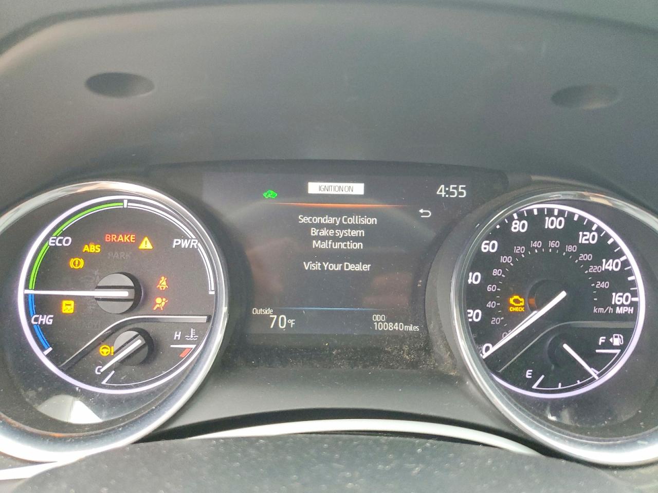 2020 TOYOTA CAMRY XLE photo 9